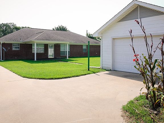 4th image of 425 Chancellor Dr
