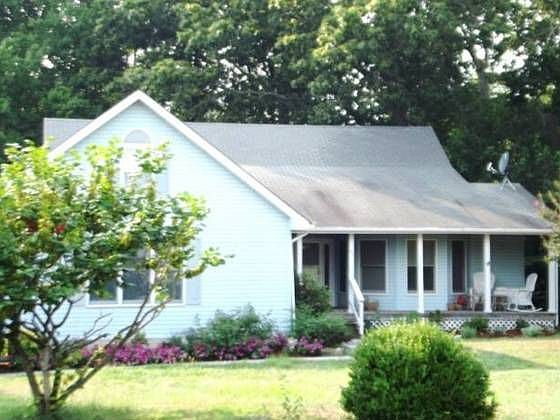 2nd image of 44 Circle Dr W