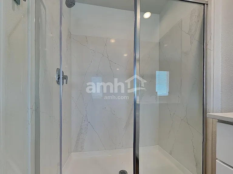 6495 Rush Ave — Photo 12