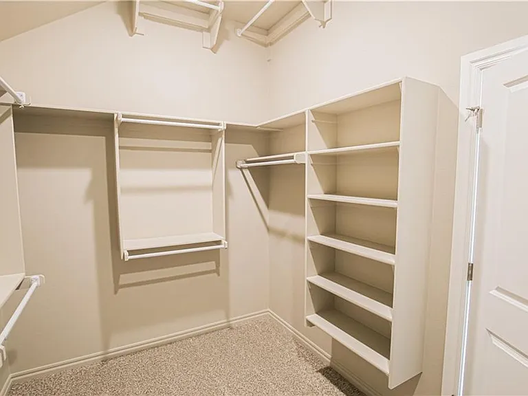 616 John Chisholm Way — Photo 17