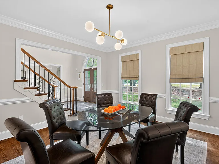 1202 Summerville Ln — Photo 14