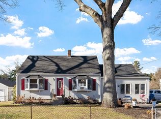 3 S Amos St, Tewksbury, MA 01876