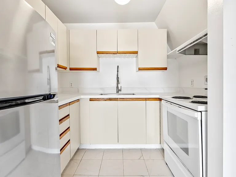 457 Somerset St W #3 — Photo 19
