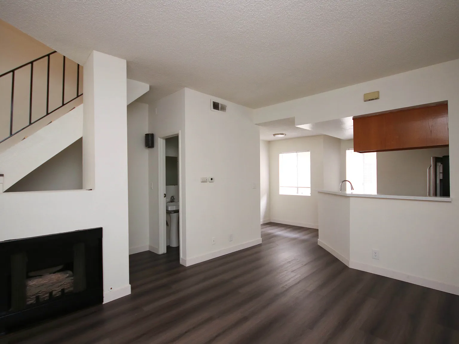 2 bed, 1.5 bath, $3,295 — Photo 3