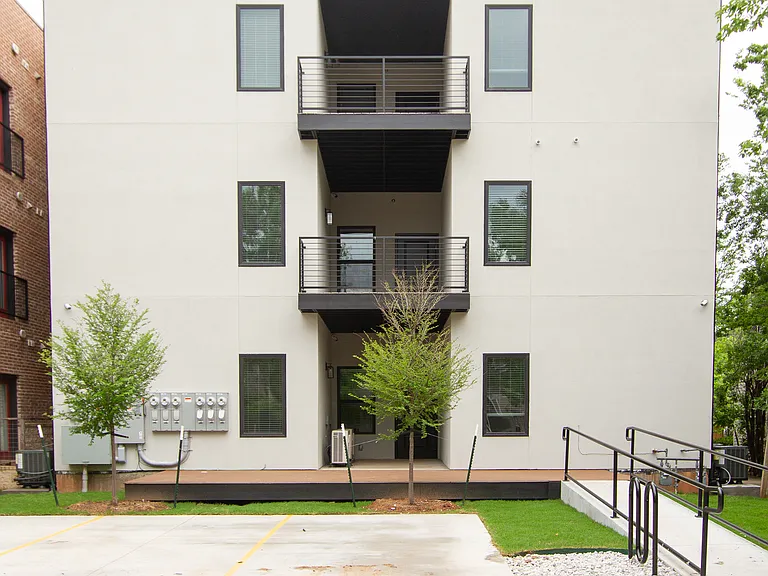 209 W Apache St #301 — Photo 19