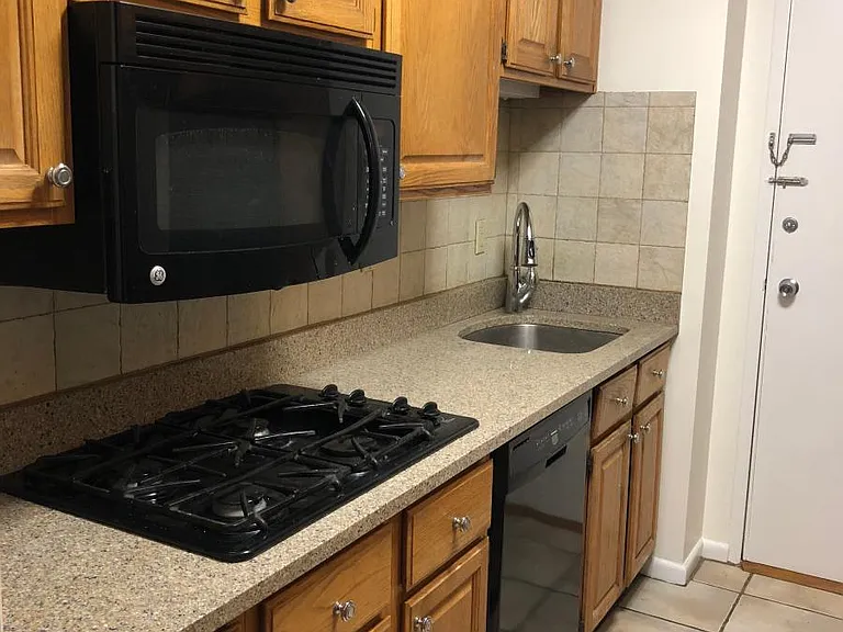 10500 Rockville Pike #418 — Photo 9