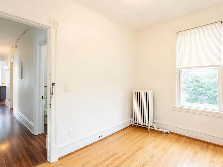 918 W 26th St #2 — Photo 11