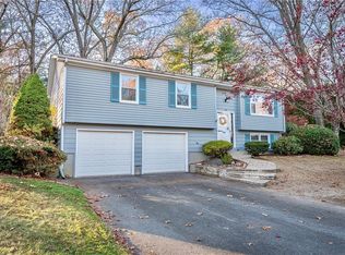 191 Boulder View Dr, Warwick, RI 02886