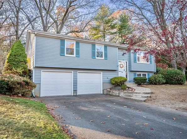 191 Boulder View Dr, Warwick, RI 02886