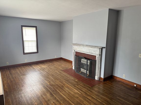 2nd image of 397 Laurel St #1