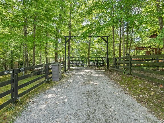2nd image of 451 Spruce Creek Dr