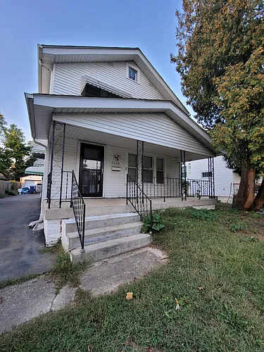 2208 Barrymore Ave Photo 1