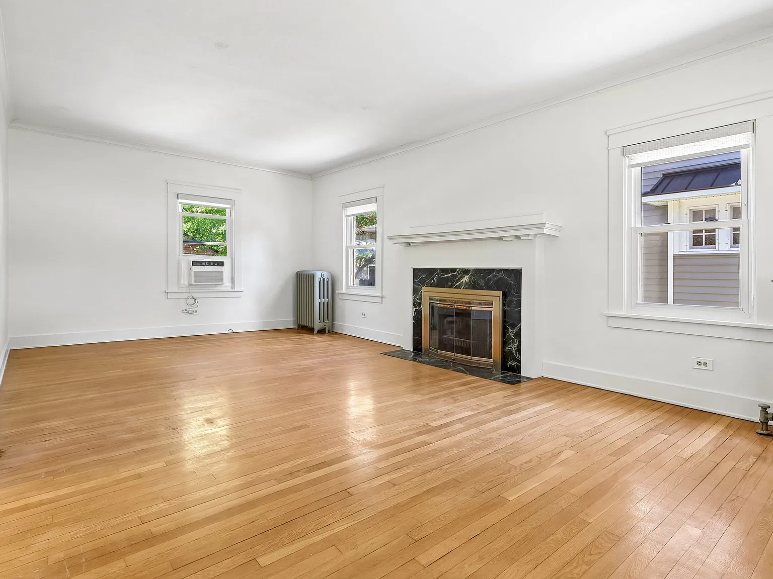 4 bed, 1638 sqft, $3,095 — Photo 2