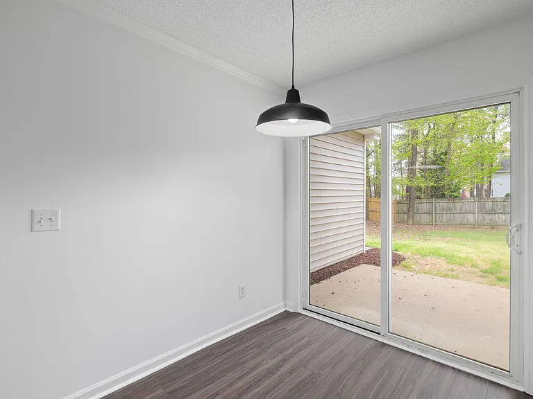 6905 Dawnalia Ct — Photo 7