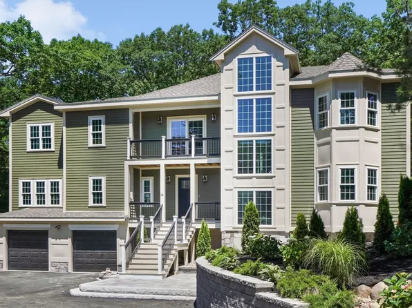 14 Lovis Ave, Wakefield, MA 01880