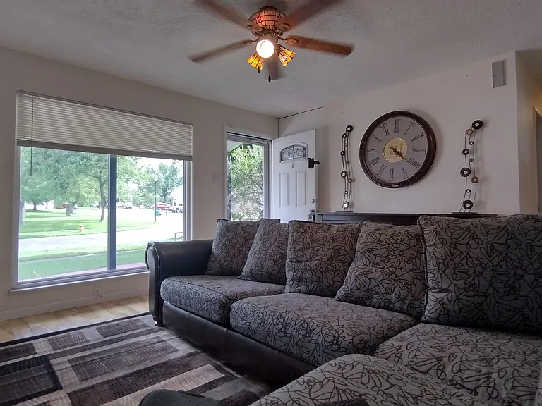 11837 Foxwood Dr — Photo 13