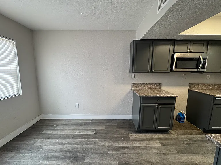 2829 Wheelwright Dr #B — Photo 17