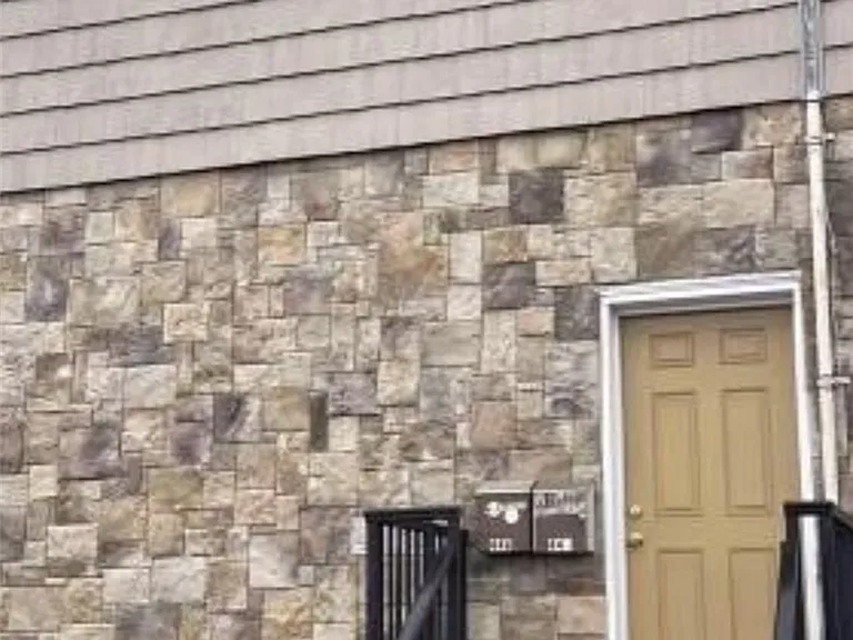 44 Westmoreland St — Photo 1