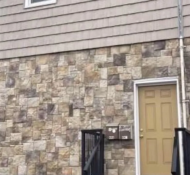 44 Westmoreland St