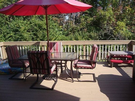 Gorgeous ravine view from large 16x20 deck