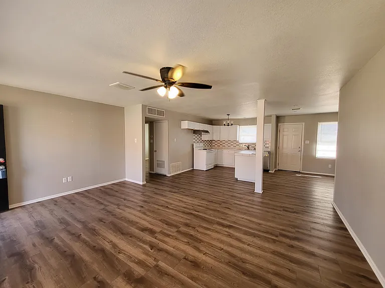 3309 Thomas Ave — Photo 3
