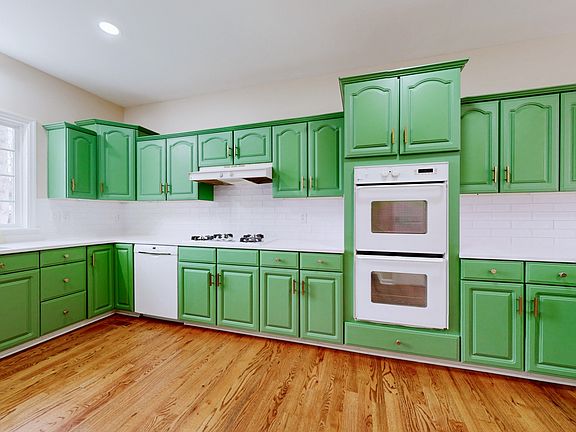 5th image of 549 Ridgecrest Dr