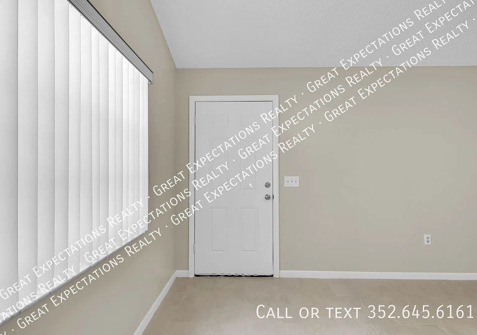 1 Bedroom Duplex In NE Ocala / Silver Springs Area — Photo 2