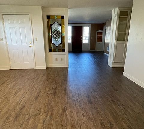 3rd image of 118 E Orchard Ave
