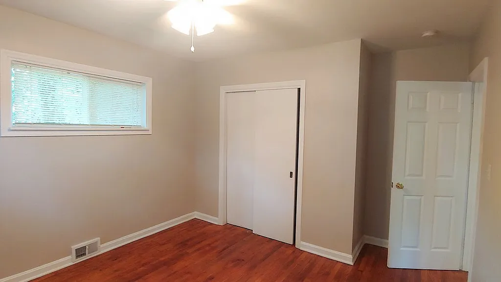 Move-In Ready! 3 Bedroom ranch style home in Decatur! — Photo 2