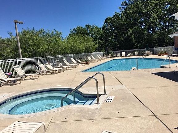 3rd image of 8762 Westlake Dr
