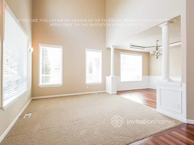 5904 NE 4th Pl — Photo 5