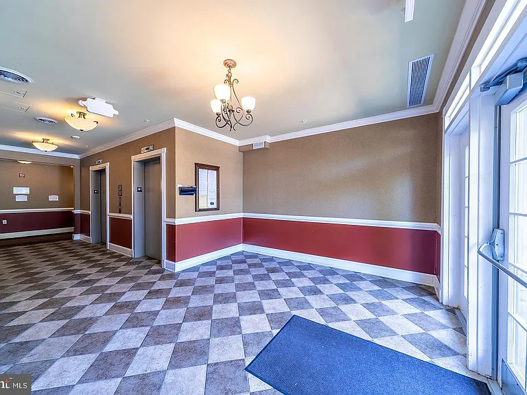 212 Masterson Ct — Photo 3