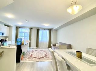 1045 Speedvale Ct, Ottawa, ON K2T 0P6