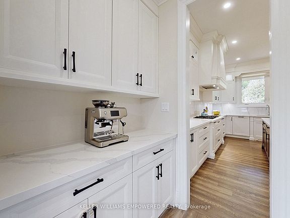 5th image of 1381 Trotwood Ave