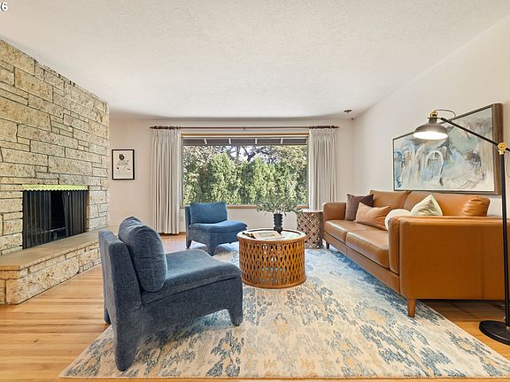 3rd image of 3360 NE 133rd Ave