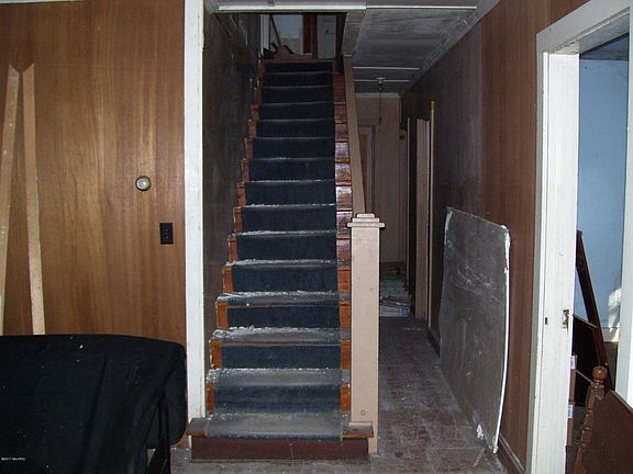 3rd image of 8834 N Bingham Ave