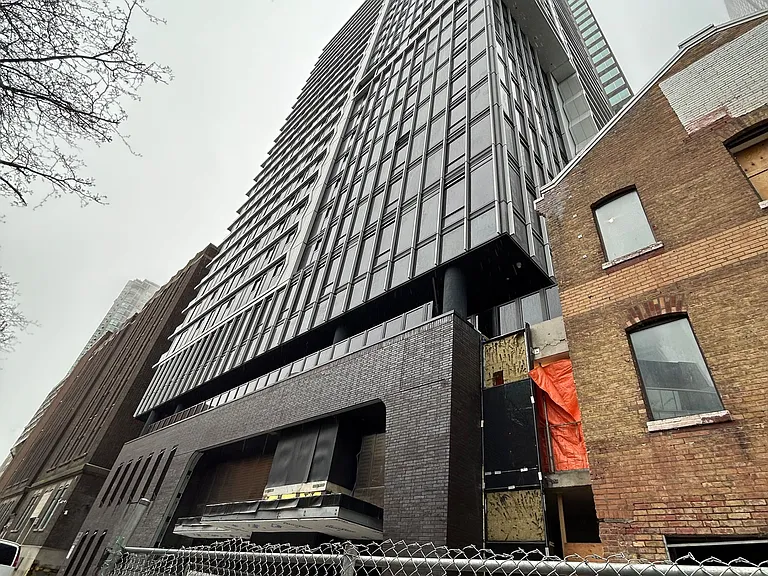 771 Yonge St #505 — Photo 1