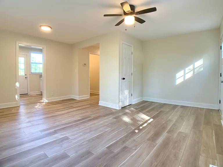 47 Maple St — Photo 3