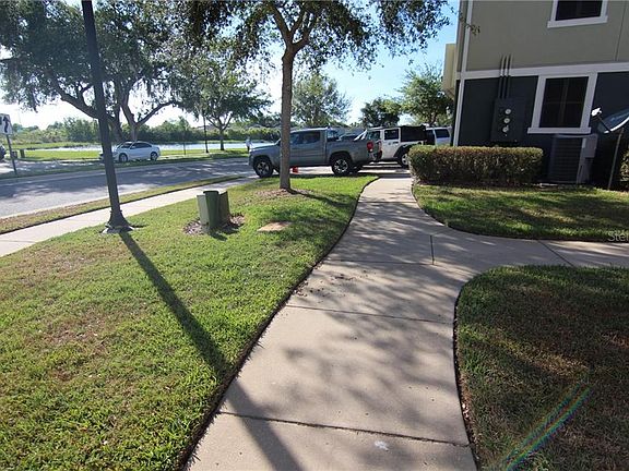 3rd image of 1415 Broken Oak Dr #B
