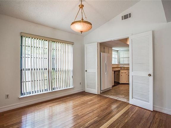 5th image of 2711 Heather Glen Ct