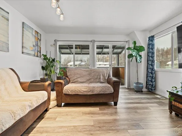 8731 Jewel Terrace Cir, Anchorage, AK 99502