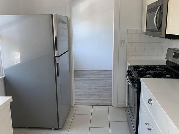 4th image of 5227 Corteen Pl #8