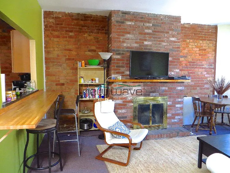 4 bed, 9999 sqft, $6,700 — Photo 2
