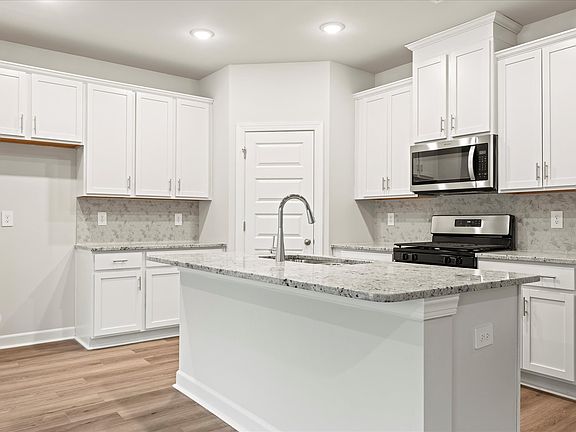 Welcome to the Brentwood floorplan at The Farm at Wells Creek - Signature Collection.