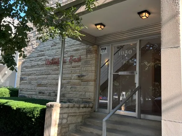 1030 Chicago Ave APT 208, Oak Park, IL 60302