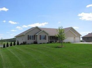 W14057 W Point Dr, Prairie Du Sac, WI 53578