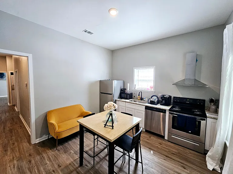 954 Joseph E Boone Blvd NW #A — Photo 4