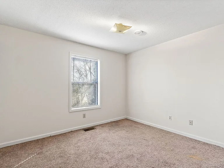 112 Stephanie Dr — Photo 18