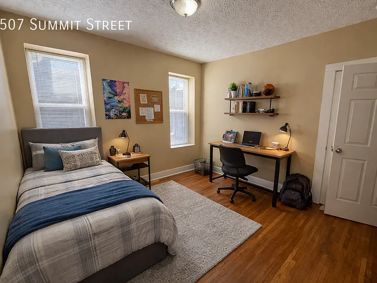 1507 Summit St — Photo 12