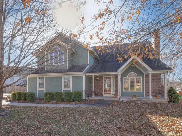 1113 NE Jamestown Ct, Lees Summit, MO 64064